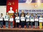 VNPT trao học bổng cho các em học sinh tai Hà Nội