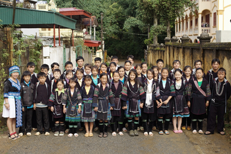 Cô gái dân tộc Mông mở lớp học xóa mù chữ ở Lào Cai