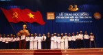 Hội Khuyến học tỉnh Long An tiếp sức học sinh tới trường
