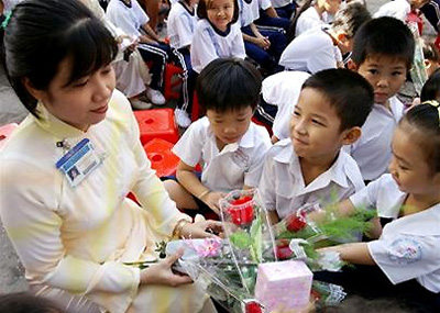 Ngành GD phát động thi đua chào mừng kỷ niệm 30 năm ngày Nhà giáo Việt Nam