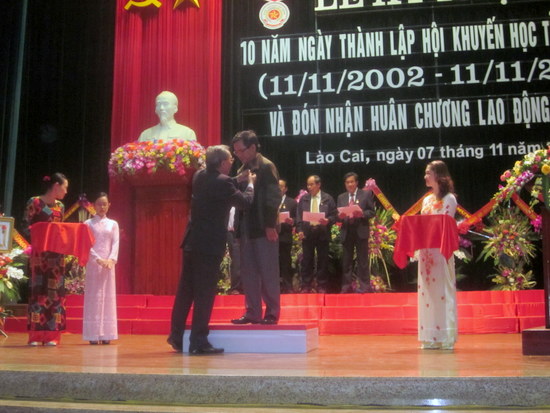 Hội Khuyến học Lao Cai đón nhận Huân chương Lao động hạng Ba