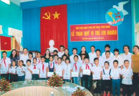 'Quỹ học bổng lá xanh' Trường Nhật ngữ Đông Du TPHCM trao 38 xuất học bổng cho học sinh Thái Bình