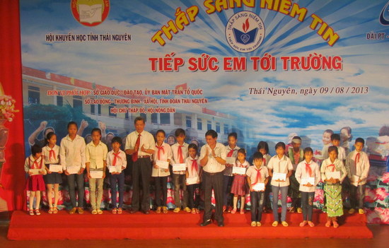 Thái Nguyên: Chung tay 'Thắp sáng niềm tin, tiếp sức em đến trường'