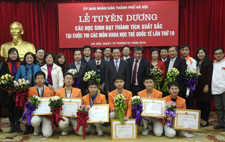  Hà Nội tuyên dương 6 học sinh đoạt giải quốc tế