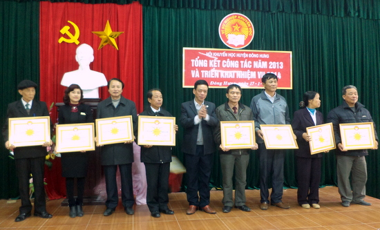Thái Bình: hội khuyến học huyện Đông Hưng, Kiến Xương triển khai nhiệm vụ công tác khuyến học năm 2014