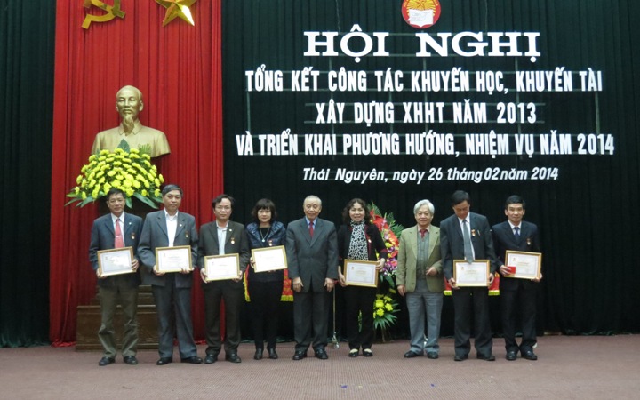 Chủ tịch Hội Khuyến học VN dự Tổng kết công tác Khuyến học  năm 2013 của tỉnh Thái Nguyên