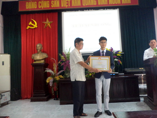 Thái Bình: Hội Khuyến học tỉnh khen thưởng học sinh đạt HCV Olympic Toán và tiến cử học sinh đi du học Nhật Bản