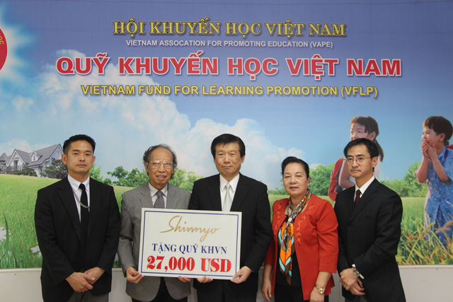 Shinnyo-en Nhật Bản tiếp tục tài trợ 27.000 USD để trao học bổng qua Quỹ Khuyến học Việt Nam