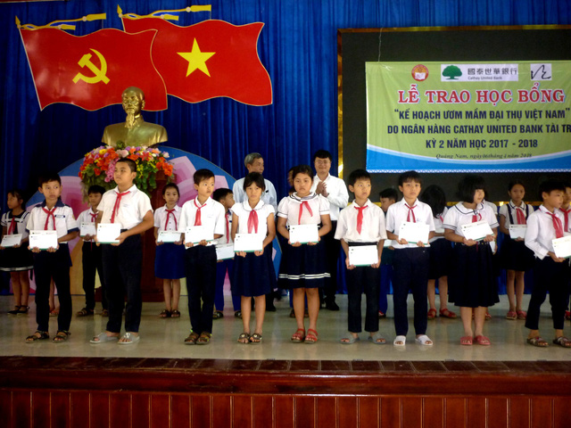  Hội Khuyến học Quảng Nam cấp 950 suất học bổng đến học sinh hiếu học
