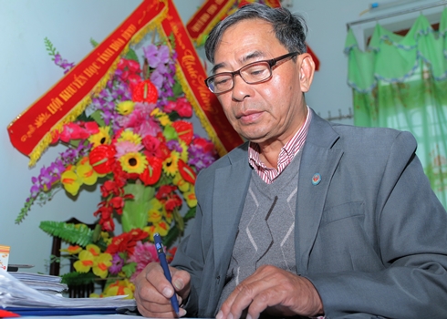 Nhà giáo Phạm Hùng, người nặng lòng với công tác khuyến học