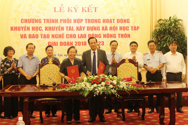 Hội Khuyến học Việt Nam ký kết với Bộ Lao động TB&XH nâng cao đào tạo nghề cho lao động nông thôn