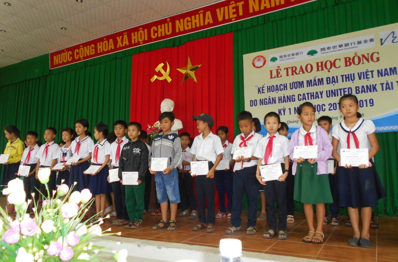 Quảng Nam: Hội Khuyến học trao tặng học bổng