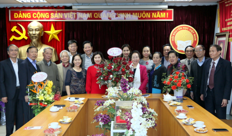 Chủ tịch Hội Khuyến học Việt Nam chúc mừng Ngày Quốc tế Phụ nữ tới chị em nữ cán bộ khuyến học các cấp