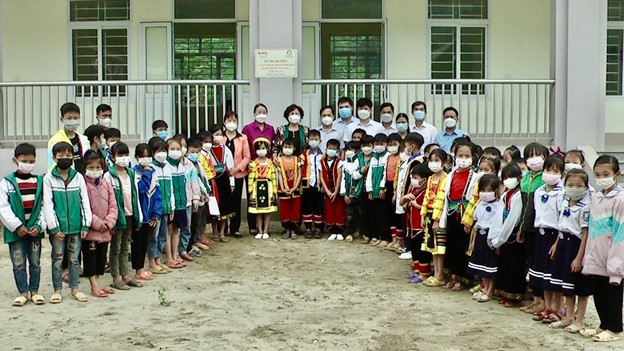 Phú Thọ: Khánh thành phòng học và trao quà cho giáo viên, học sinh có hoàn cảnh đặc biệt khó khăn của huyện Yên Lập
