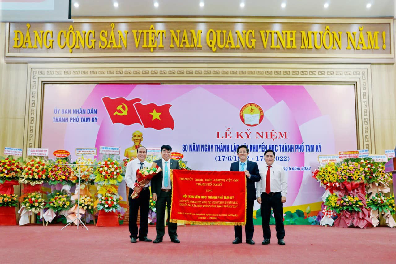 Quảng Nam: Hội Khuyến học thành phố Tam Kỳ 30 năm hình thành và phát triển với người Chủ tịch Hội tận tụy