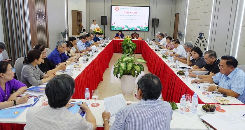 Thường vụ Hội Khuyến học Việt Nam nêu cao việc chủ động ổn định tổ chức đáp ứng tình hình mới