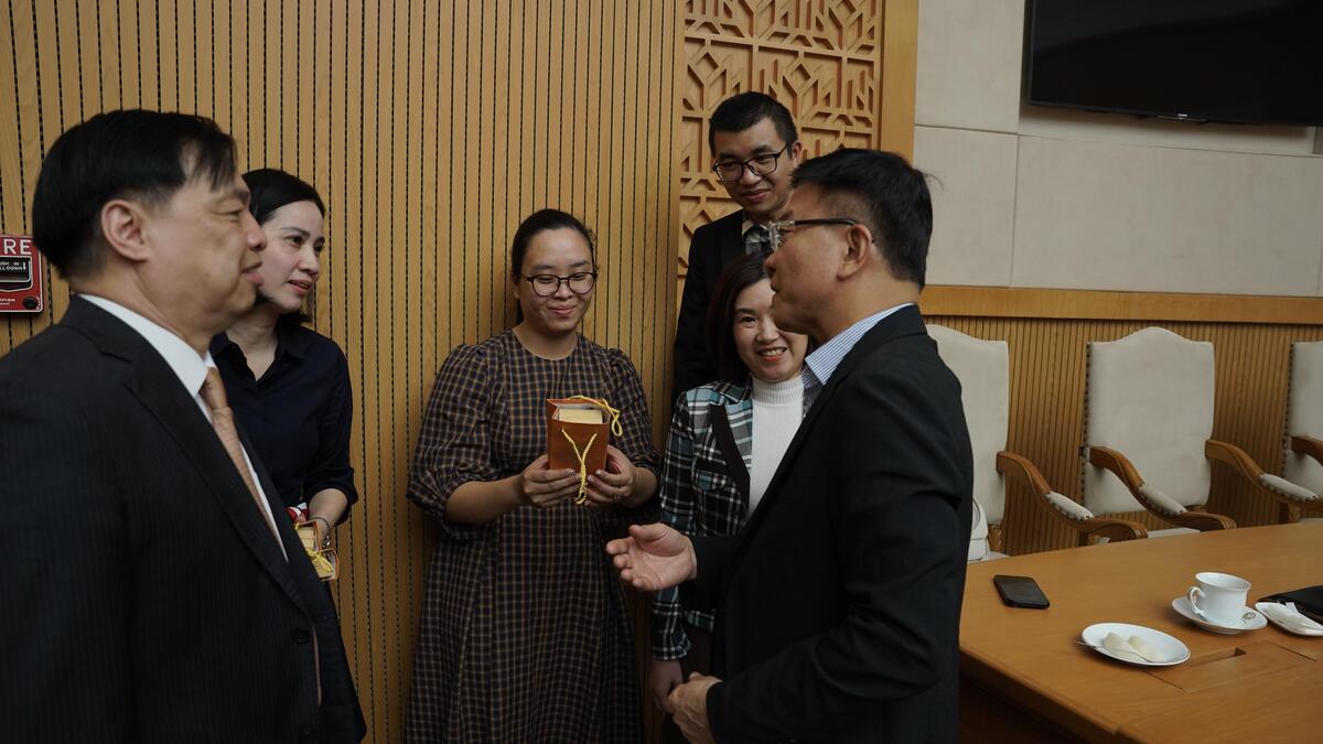 Phó Thủ tướng Lê Thành Long làm việc với Ban Thường vụ Hội Khuyến học Việt Nam