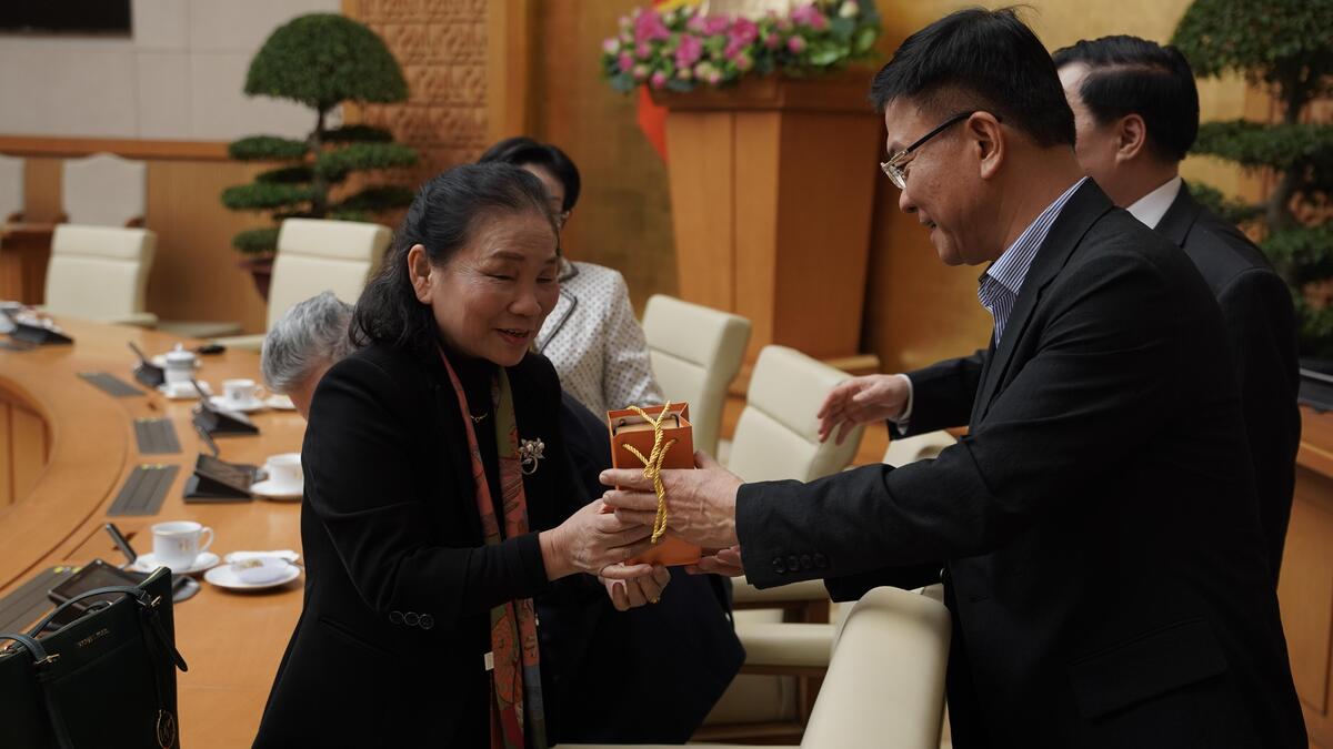 Phó Thủ tướng Lê Thành Long làm việc với Ban Thường vụ Hội Khuyến học Việt Nam