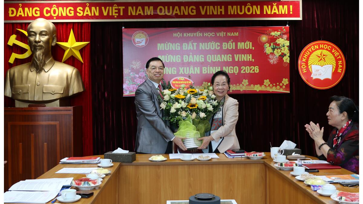 Thay mặt lãnh đạo Hội Khuyến học Việt Nam, GS.TS Nguyễn Thị Doan Chủ tịch Hội Khuyến học Việt Nam gửi lời chúc tốt đẹp nhất đến những nữ cán bộ làm khuyến học, những người phụ nữ, những người bà, người mẹ, người chị, em gái mạnh khỏe, hạnh phúc và thành công trong mọi lĩnh vực của cuộc sống