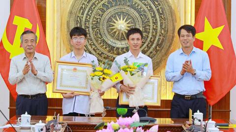 Thanh Hoá trao thưởng cho học sinh đoạt giải trong các kỳ thi  Olympic Châu Á và Quốc tế