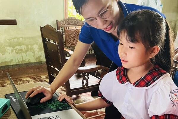 Đồng Nai: Nâng đỡ ước mơ của cô bé nghèo