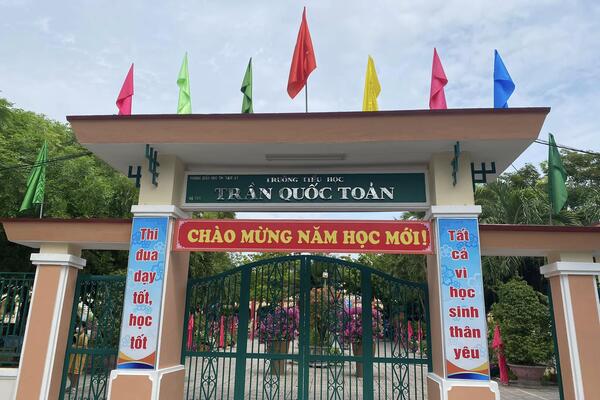 Tên trường xưa, một miền ký ức