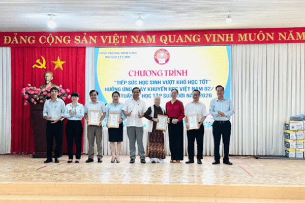 Tấm lòng của "Mẹ Lan" với học trò nghèo ở Đồng Nai