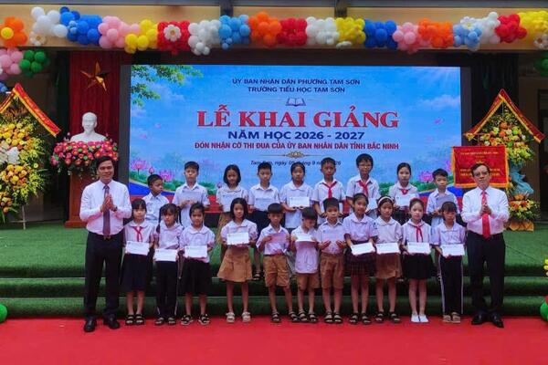 Bắc Ninh: Hội Khuyến học tỉnh trao 100 suất quà cho học sinh có hoàn cảnh khó khăn nhân dịp khai giảng năm học 2026 – 2027
