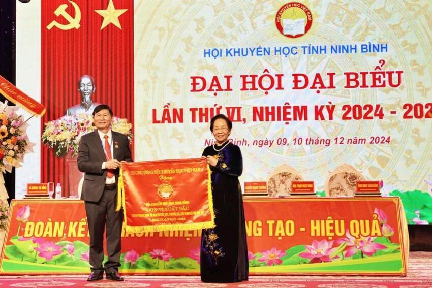 Chủ tịch Hội Khuyến học Việt Nam - GS. TS Nguyễn Thị Doan dự Đại hội Hội Khuyến học Ninh Bình