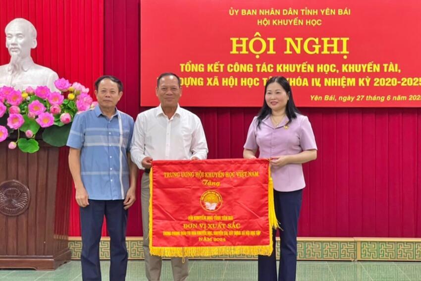 Hội Khuyến học tỉnh Yên Bái tổng kết công tác khuyến học, triển khai nhiệm vụ mới của Hội Khuyến học tỉnh Lào Cai