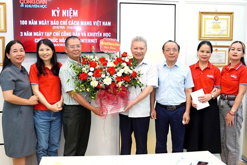 Tạp chí Công dân và Khuyến học: Lấy nhân văn làm giá trị cốt lõi