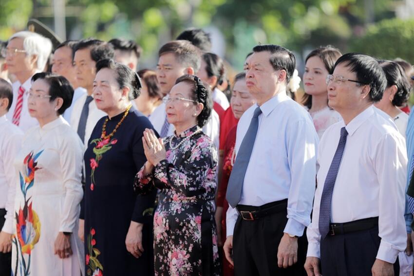 Các tấm gương "Học không bao giờ cùng" báo công dâng Bác