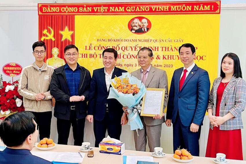 Công bố quyết định thành lập Chi bộ Tạp chí Công dân và Khuyến học