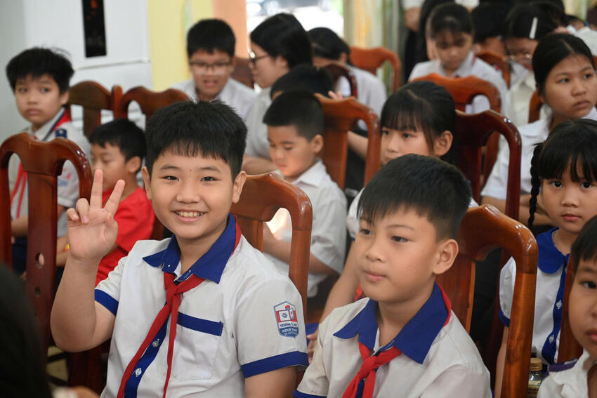 Đồng Nai: Lan tỏa chính sách nhân văn từ chương trình tặng sách giáo khoa ở Nha Bích
