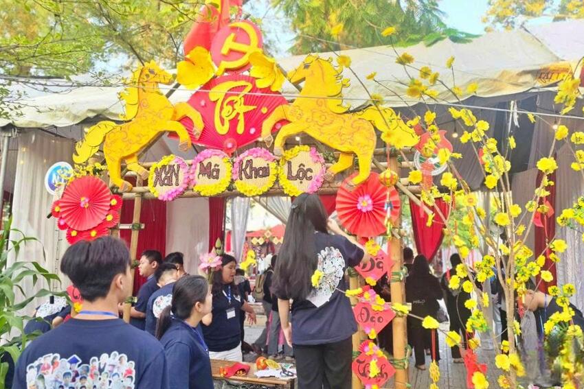 Hình tượng con ngựa: Từ biểu tượng văn hóa đến bài học làm người