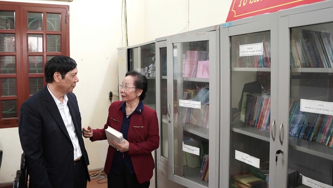 Hội Khuyến học Việt Nam: Khảo sát Trung tâm học tập cộng đồng và trao học bổng 