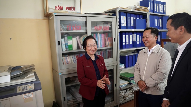 Hội Khuyến học Việt Nam: Khảo sát Trung tâm học tập cộng đồng và trao học bổng 