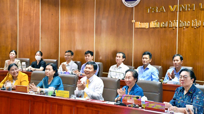 GS.TS Nguyễn Thị Doan, Chủ tịch Hội Khuyến học Việt Nam làm việc với Trường Đại học Trà Vinh - Ảnh 2.