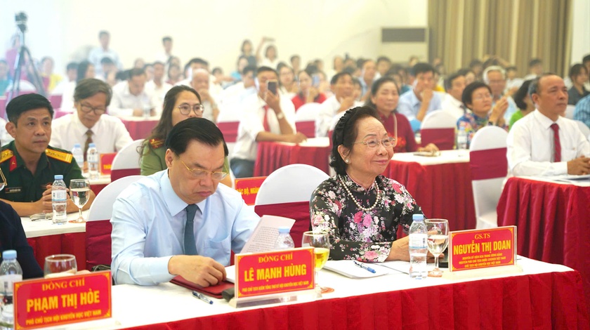 233 tấm gương hiếu học tiêu biểu được vinh danh và nhận học bổng 