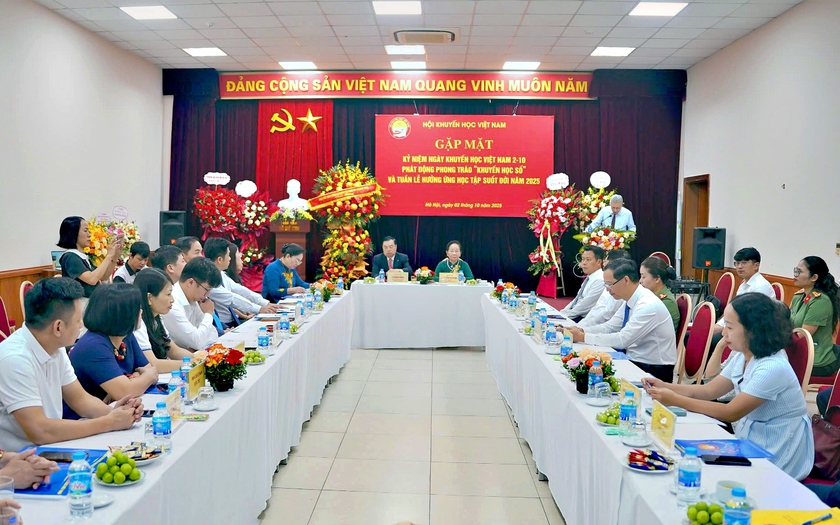 Khuyến học số cần bắt đầu từ cơ sở, từ cách làm gương của khuyến học địa phương - Ảnh 2.