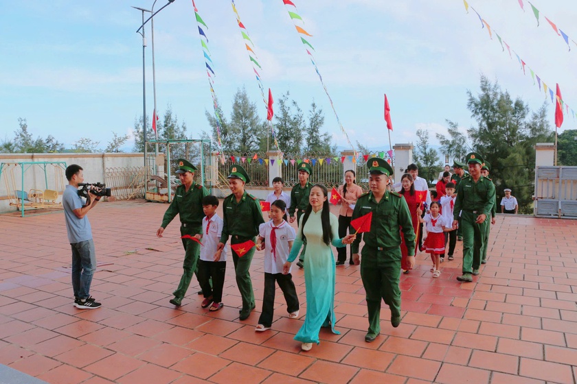 Quảng Ninh: Chung tay, tiếp sức cho giáo dục vùng khó - Ảnh 4.