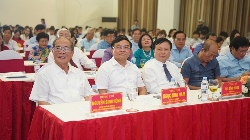 233 tấm gương hiếu học tiêu biểu được vinh danh và nhận học bổng 