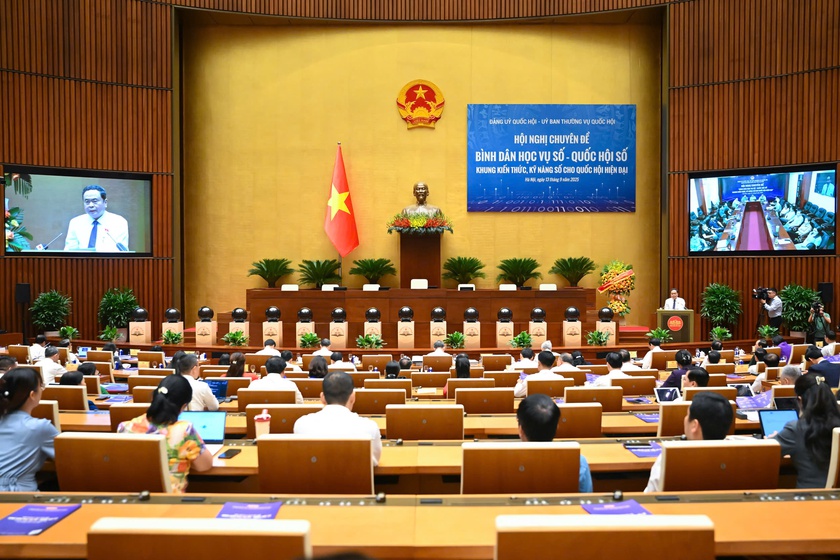 Tổng Bí thư Tô Lâm cùng gần 11.000 đại biểu dự Hội nghị chuyên đề “Bình dân học vụ số - Quốc hội số” - Ảnh 3.