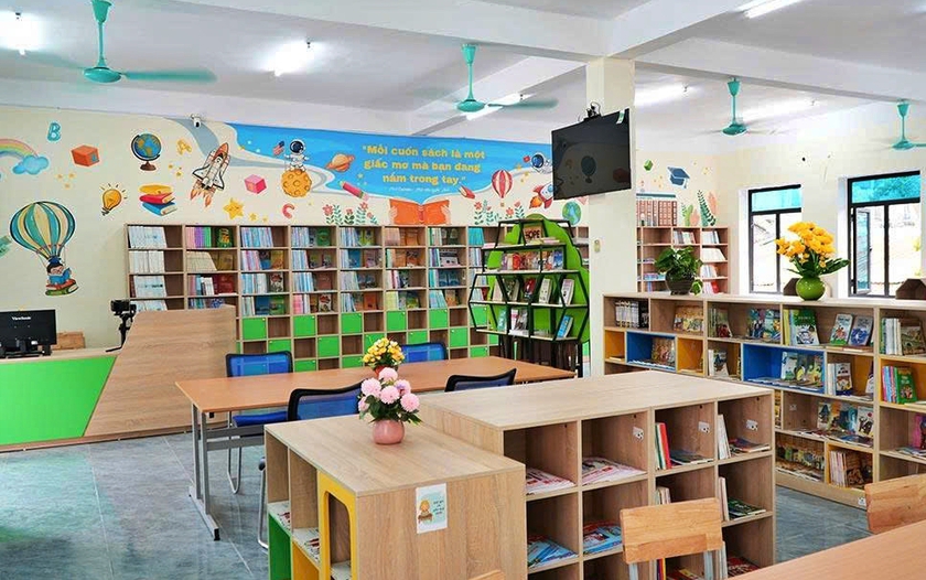 Hội Khuyến học Tuyên Quang hỗ trợ sách, thiết bị cho Thư viện Trường trung học cơ sở Tân Trào - Ảnh 3.