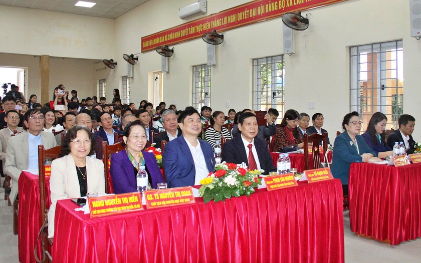 Hội Khuyến học Việt Nam trao 250 suất học bổng 