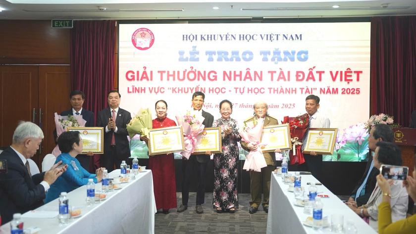 Tôn vinh chủ nhân Giải thưởng Nhân tài Đất Việt 2025 lĩnh vực 