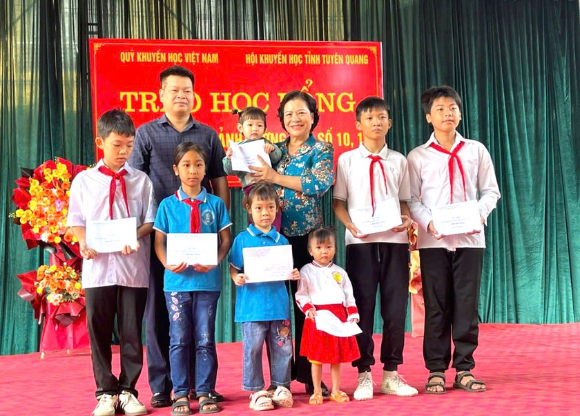 Tiếp tục hành trình hỗ trợ học sinh và trường học vùng lũ Tuyên Quang - Ảnh 3.