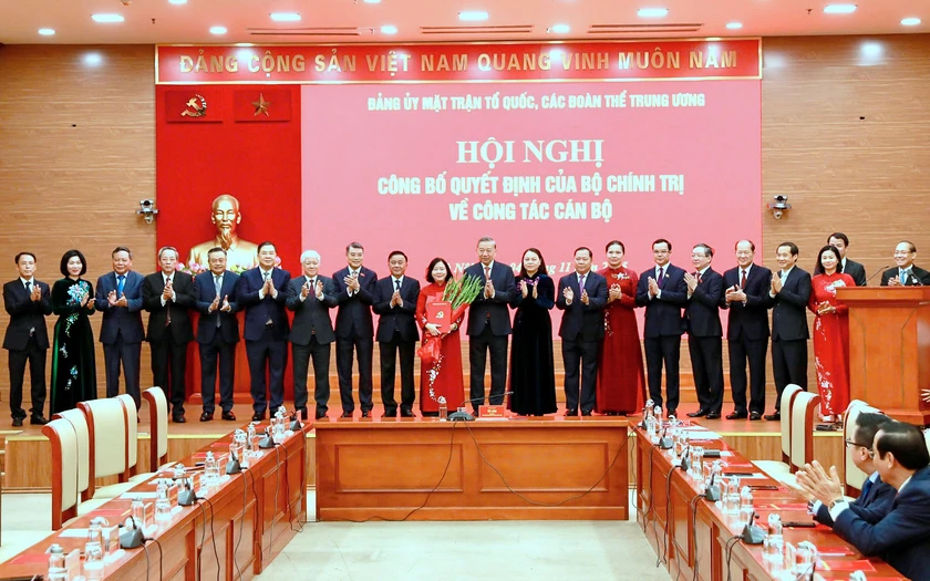 Chặng đường lịch sử vẻ vang của Mặt trận tổ quốc Việt Nam - Ảnh 1.