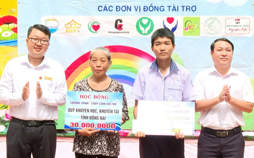 Nam sinh mồ côi ở Đồng Nai nhận học bổng 115 triệu đồng thực hiện ước mơ chinh phục tri thức - Ảnh 3.