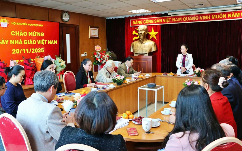 Trung ương Hội Khuyến học Việt Nam chúc mừng các nhà giáo nhân Ngày Nhà giáo Việt Nam - Ảnh 3.
